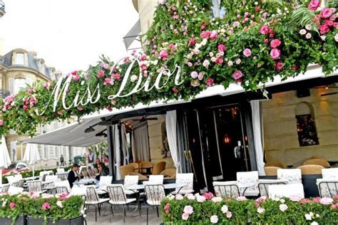 Dior cafe paris reservations